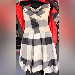 Vintage Beautiful Carolina Herrera 00